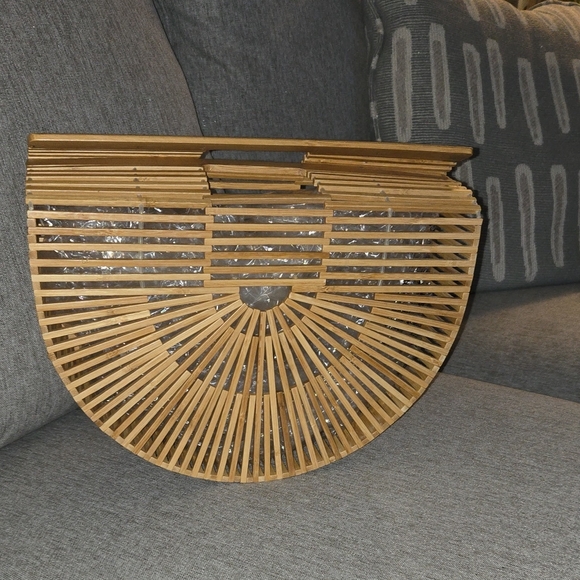 The Unbranded Brand Handbags - Bamboo Half-Moon Handbag🤩🥰😍